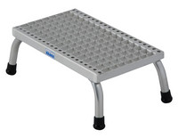 MontageTritt mit Gitterroststufen